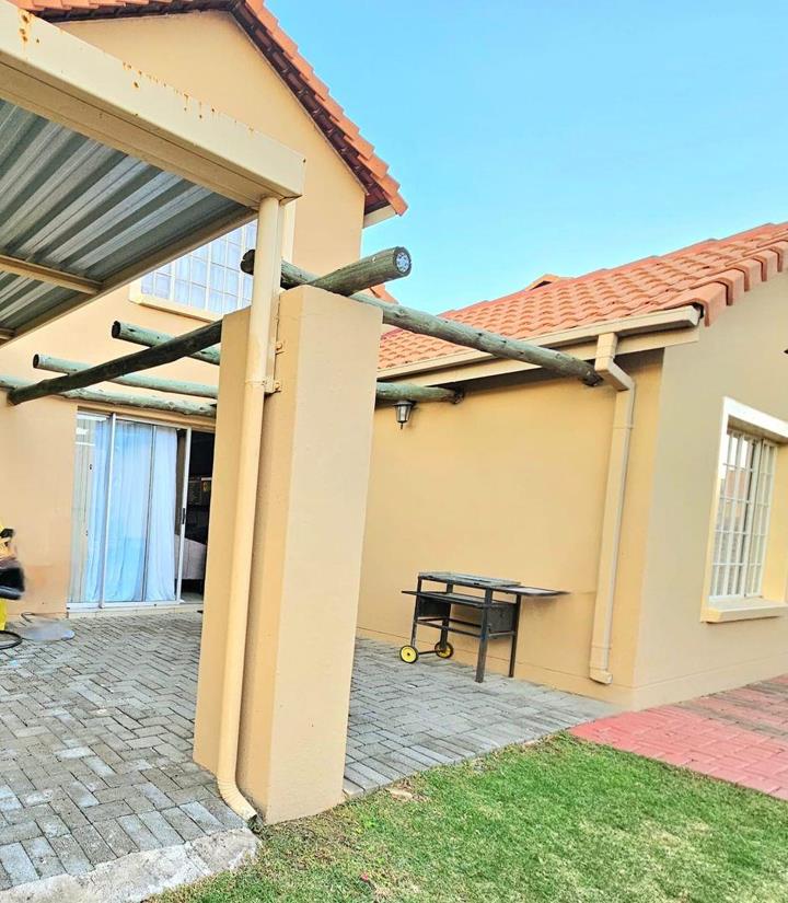 3 Bedroom Property for Sale in Waterkloof East North West